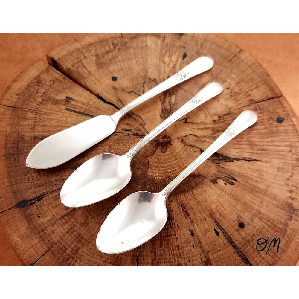 Rogers & Bro. Silver Plated Adoration VTG 6" Teaspoons and Butter Knife  - 1930